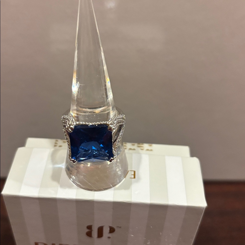 Blue Topaz on Rhodium